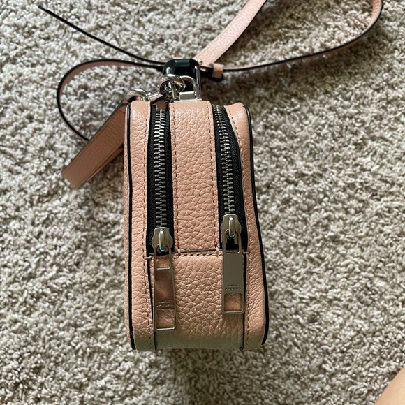 Marc Jacobs - The Box Leather Crossbody *Pre-Loved* - Picture 4 of 12